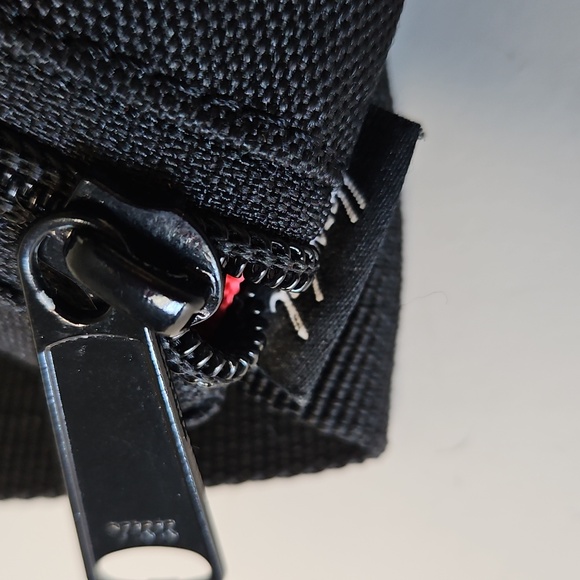 Herschel Black Canvas Belt Bag/ Hip Pack - Picture 8 of 13